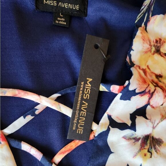 NWT Miss Avenue Floral dress - Picture 3 of 9